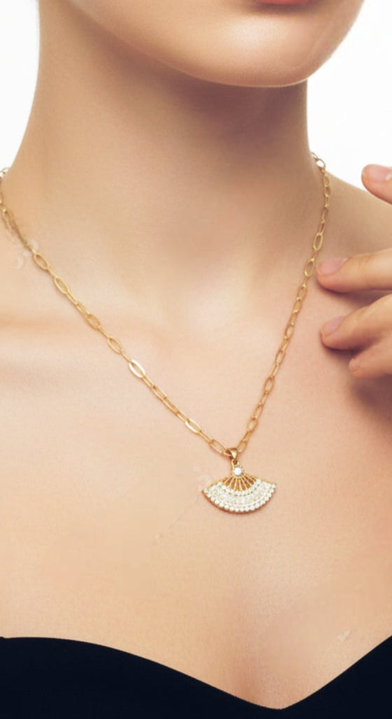 Zirkon Taşlı, Beyaz Mineli Yelpaze Zincir Kolye