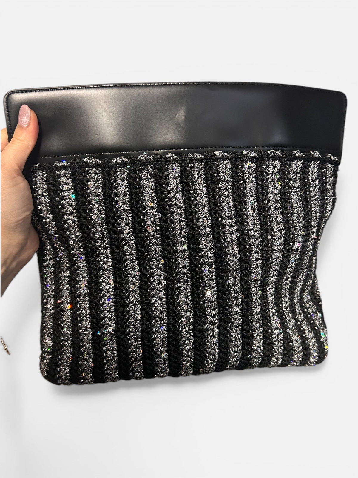 Gece Işıltısı Çizgili Clutch