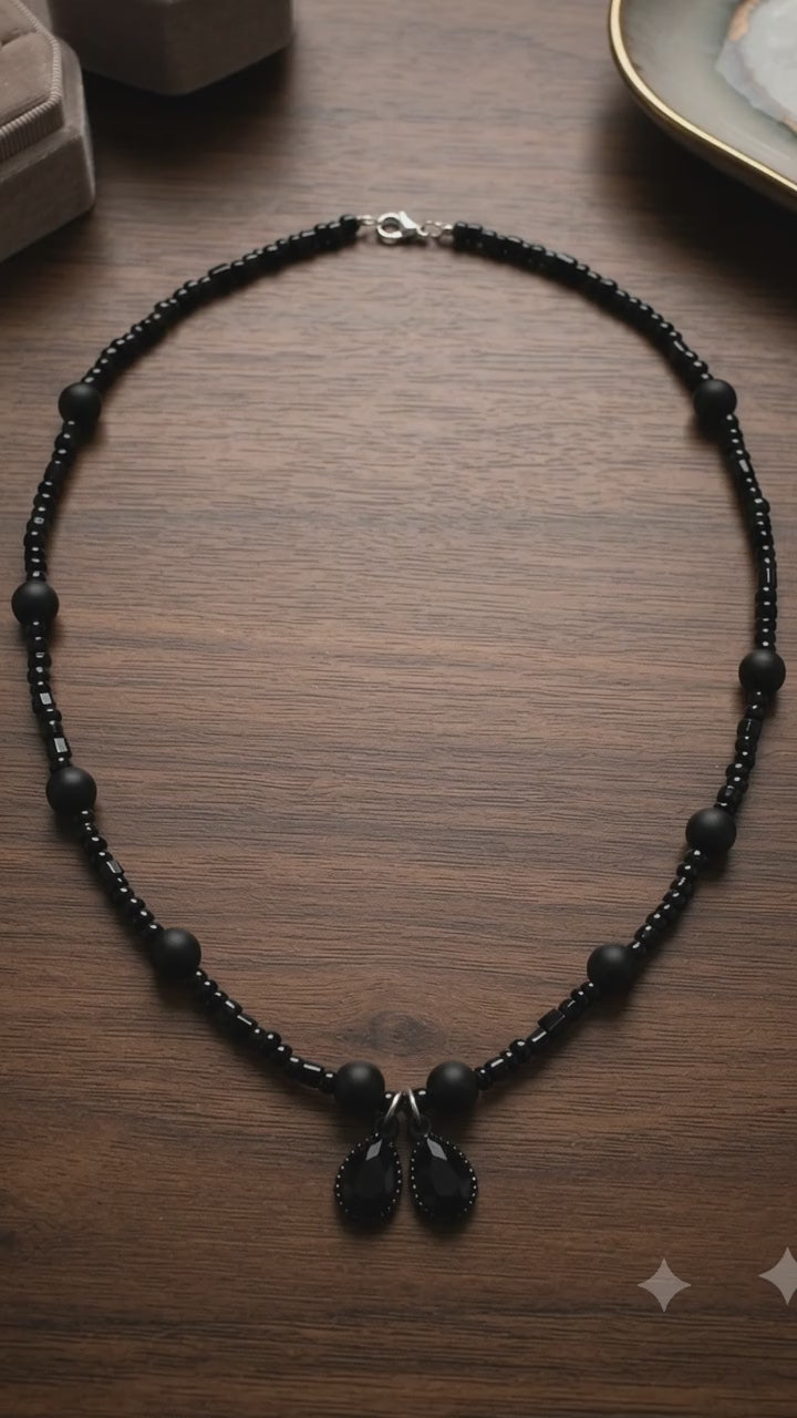 Siyah Damla Taşlı Kolye